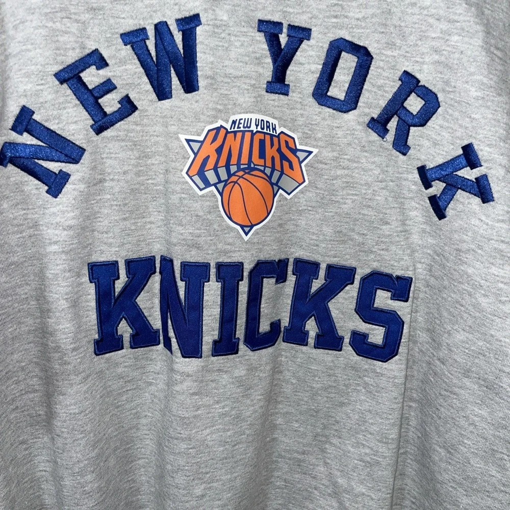 NBA New York Knicks Sweatshirt Gray with Blue embroidery Orange Deco Size M NWT
